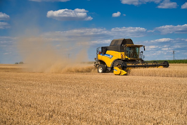 combine harvester 5401536 640